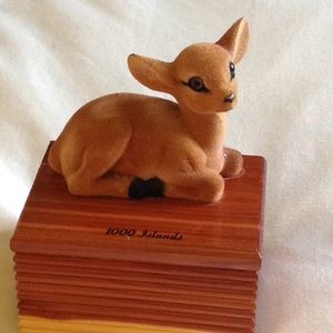 Vintage fawn trinket cedar box